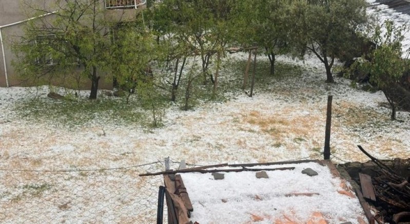 Manisa'da sağanak ve dolu etkili oldu