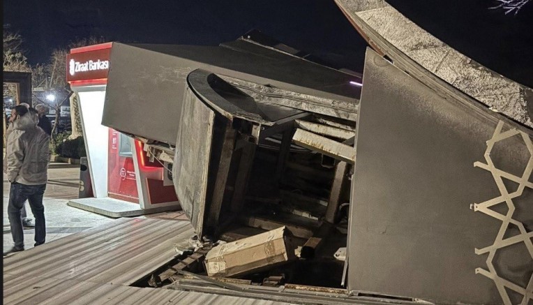 Marmara Saraylar’da dev ekran devrildi