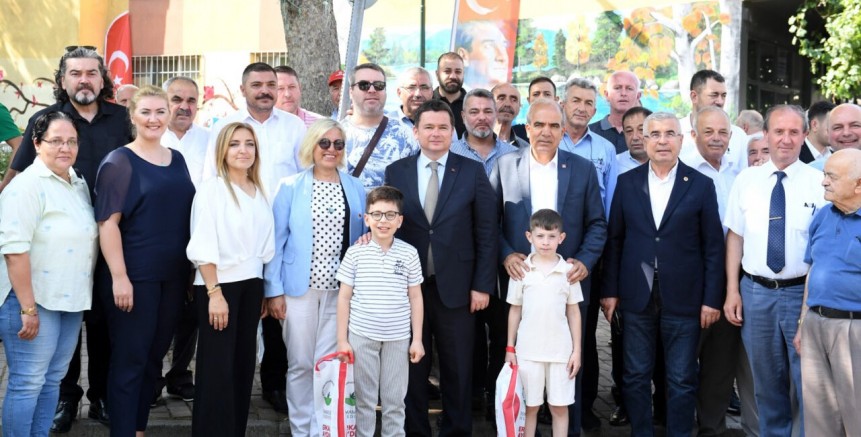 Masa başında oturan değil sokak sokak gezen başkan!