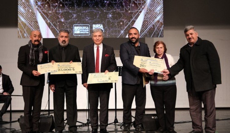 Mevlana şiirlerinden besteler yarıştı