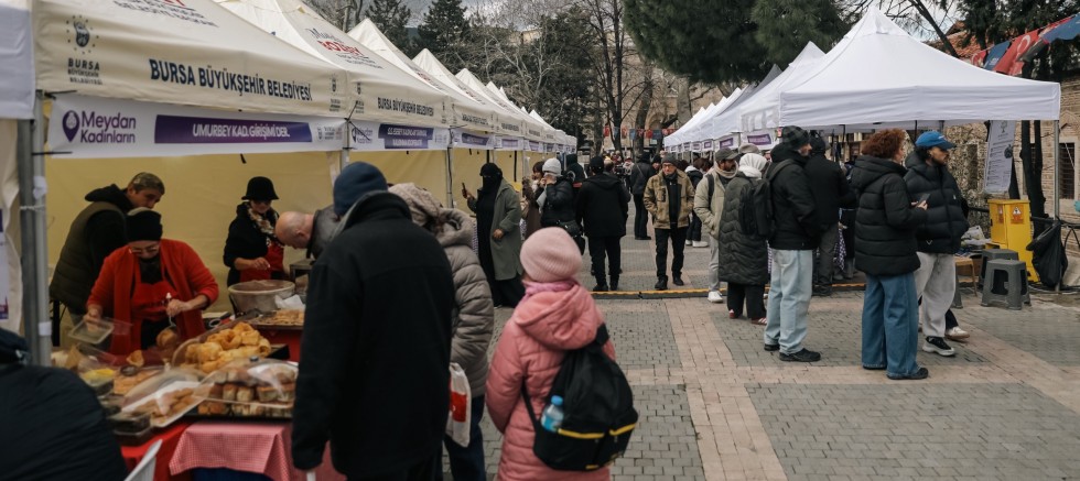 “Meydan Kadınların” dayanışma pazarına büyük ilgi