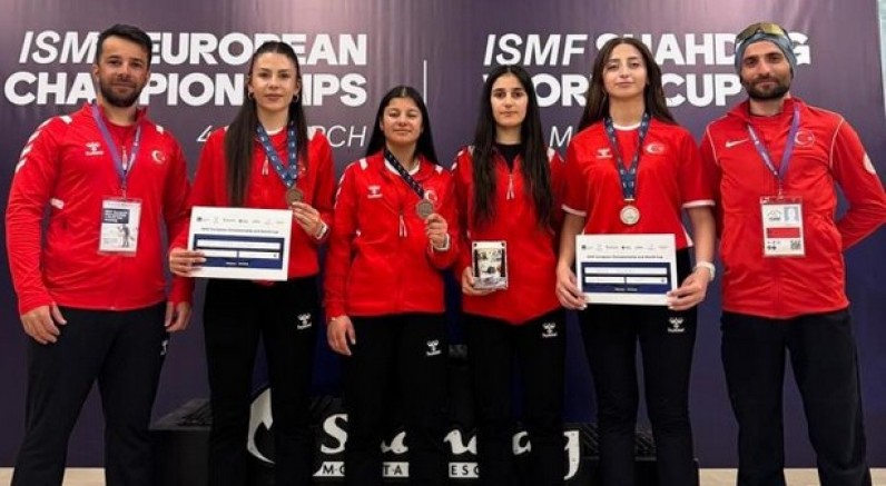 Milli sporculardan tarihi başarı