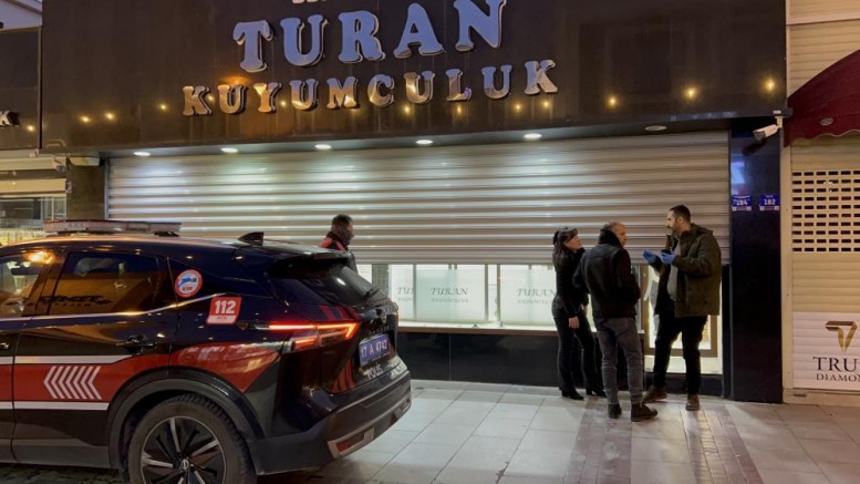 Milyonluk vurgun yapan kuyumcuda inceleme