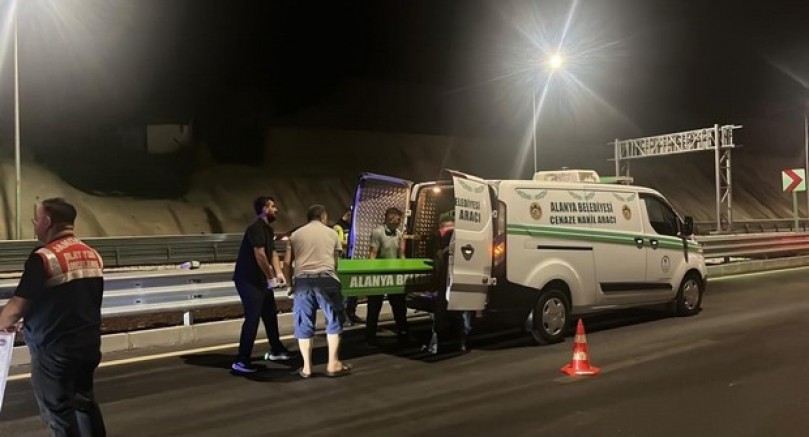 Motosiklet bariyerlere çarptı, sürücü hayatını kaybetti