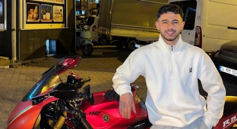 Motosiklet yayaya çarptı: 1 ölü, 2 yaralı