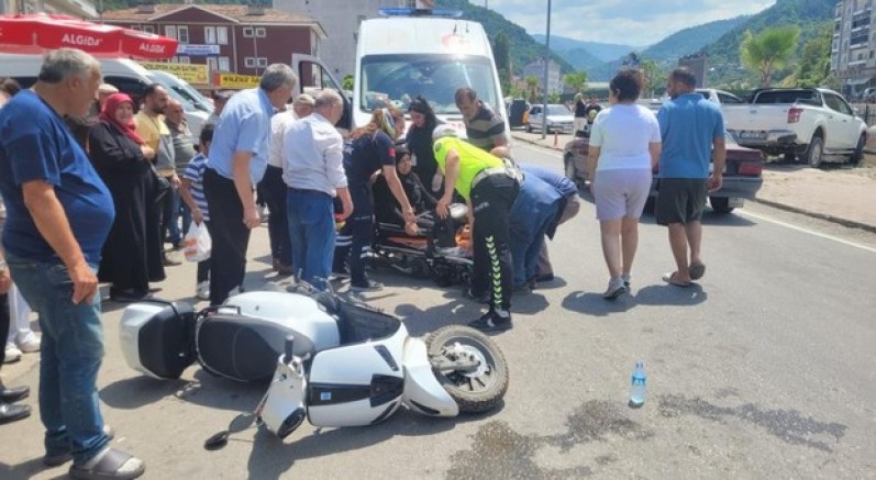 Motosikletin çarptığı kadın yaralandı