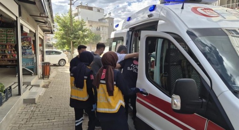Motosikletle çarpışan otomobil sürücüsü kaçtı: 1 yaralı