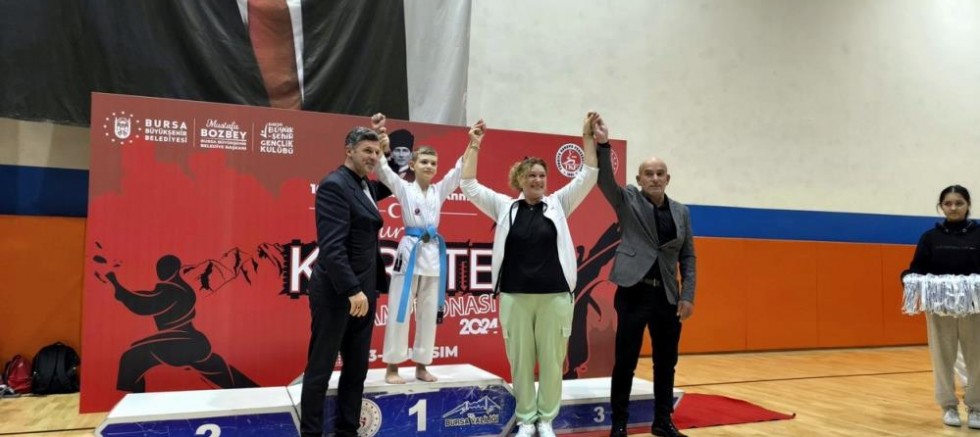Mudanyalı minik karateciler göğsümüzü kabarttı