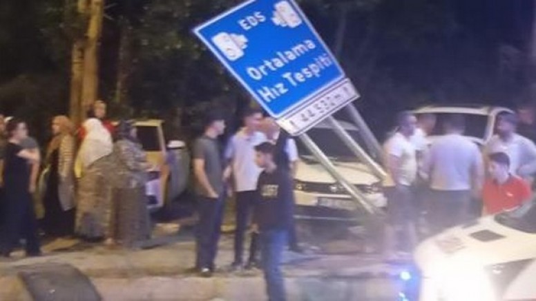 Muş'ta otomobil dehşet saçtı: 1'i ağır 3 yaralı