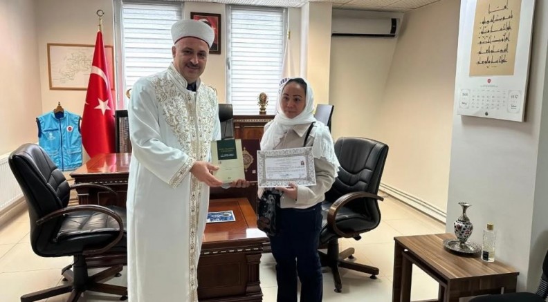Müslüman olup "Hayat" ismini aldı