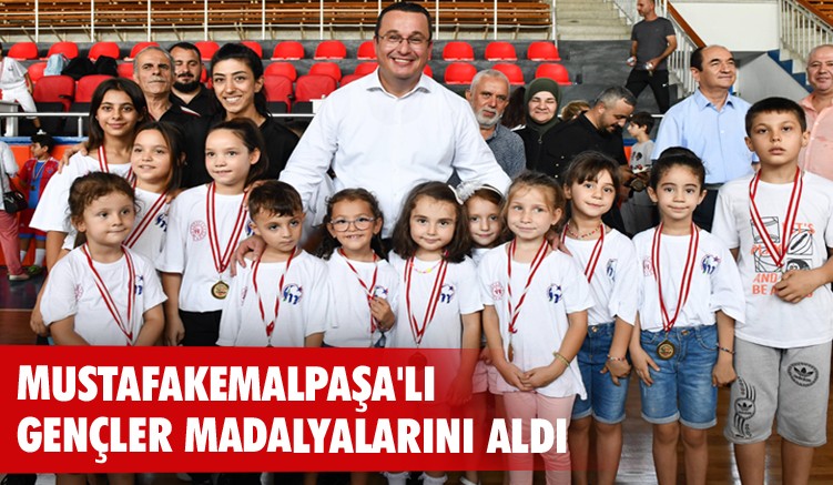 Mustafakemalpaşa'lı gençler madalyalarını aldı