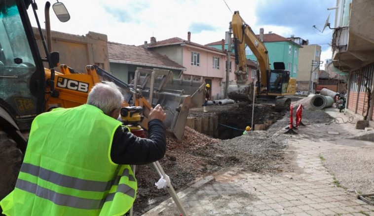 Mustafakemalpaşa'nın altyapısı Büyükşehir'le yenileniyor