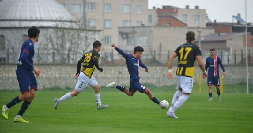 Mustafakemalpaşaspor şoku uzatmada yaşadı!
