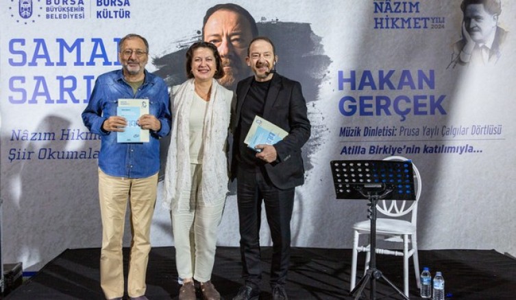 Nâzım Hikmet şiirlerle anıldı