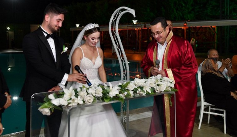 Nikahta rekor Paşa'da