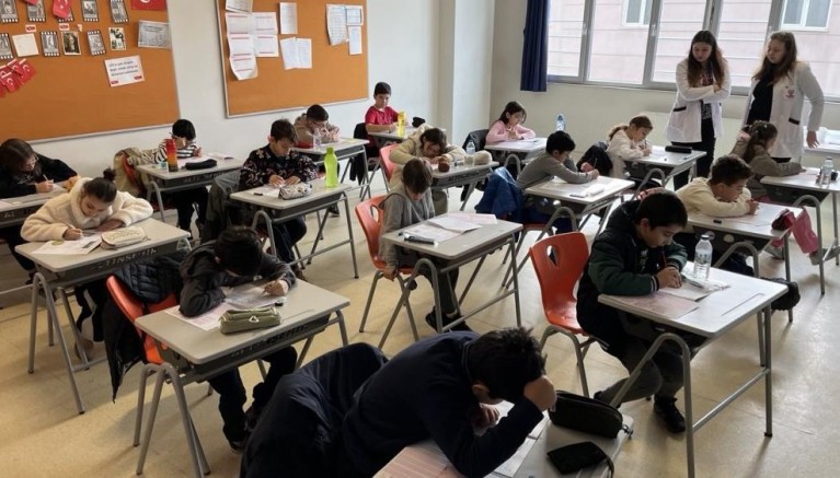 Öğrenci ve velileri sınav heyecanı sardı