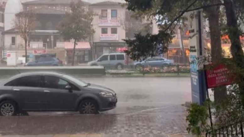 Oh be Dünya varmış; Bursa yağmuru gördü...