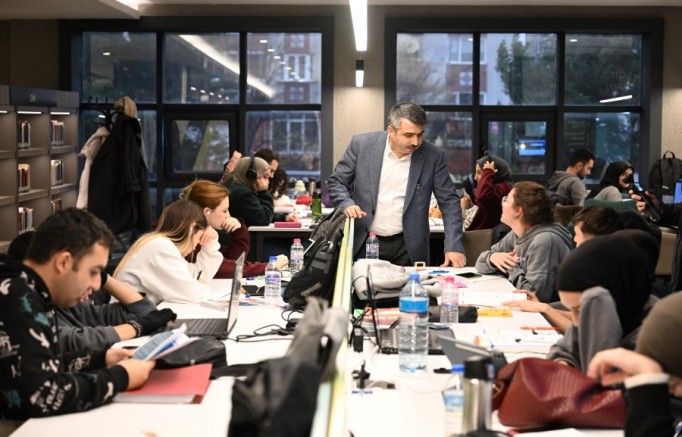 Oktay Başkan gençlere hem moral verdi, hem başarılar diledi