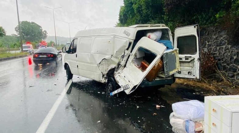 Ordu'da 3 aracın karıştığı kazada 6 kişi yaralandı