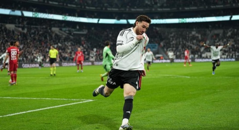Orkun Kökçü son 10 maçta 7 gol attı