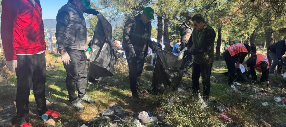 Ormanlar karış karış temizledi