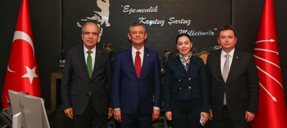 Osmangazi Belediye Başkanı Erkan Aydın’dan Özgür Özel’e ziyaret