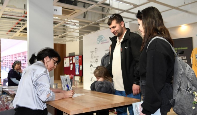Osmangazi Belediyesi 22. Bursa Kitap Fuarı’nda farkını hissettiriyor