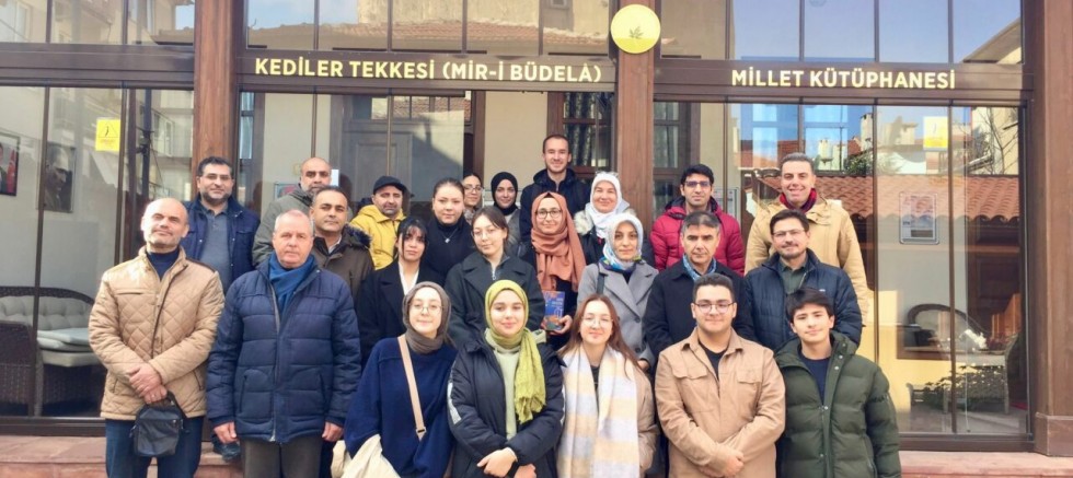 Osmangazi'de ‘Kediler Tekkesi’ okuyucuların gözde mekanı oldu