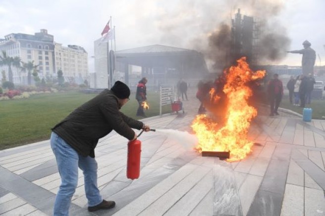 Osmangazi’de nefes kesen deprem ve yangın tatbikatı