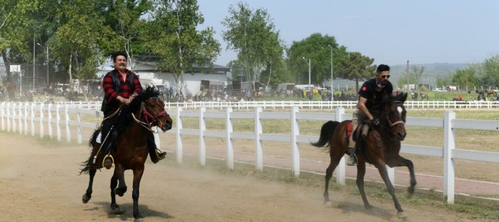 Osmangazi’de rahvan at koşusu nefes kesti
