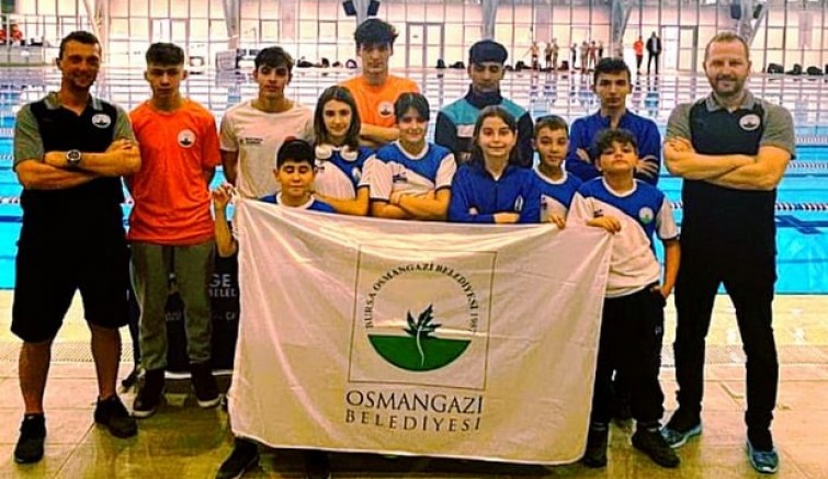 Osmangazili yüzücülerden büyük başarı