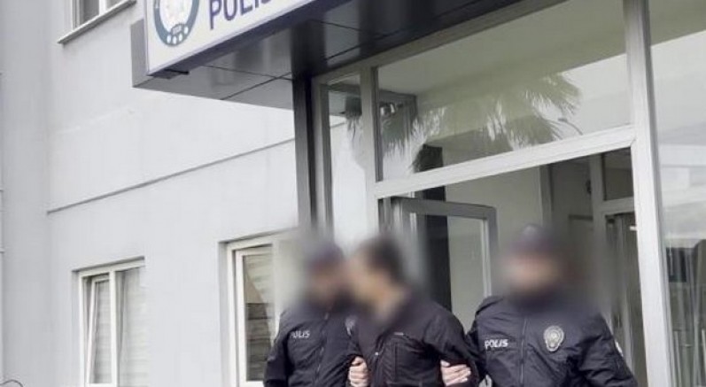 Otobüste tartıştığı genci darbeden şüpheli yakalandı