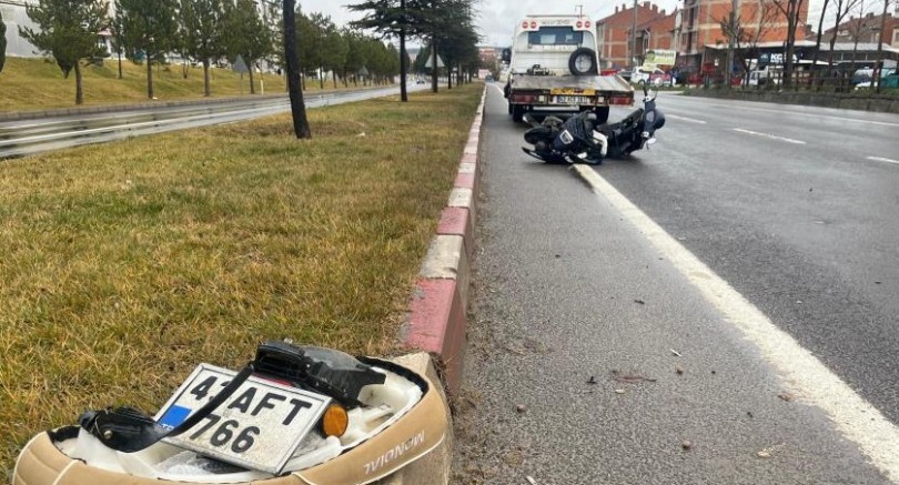 Otomobil ile motosiklet çarpıştı: 2 ağır yaralı
