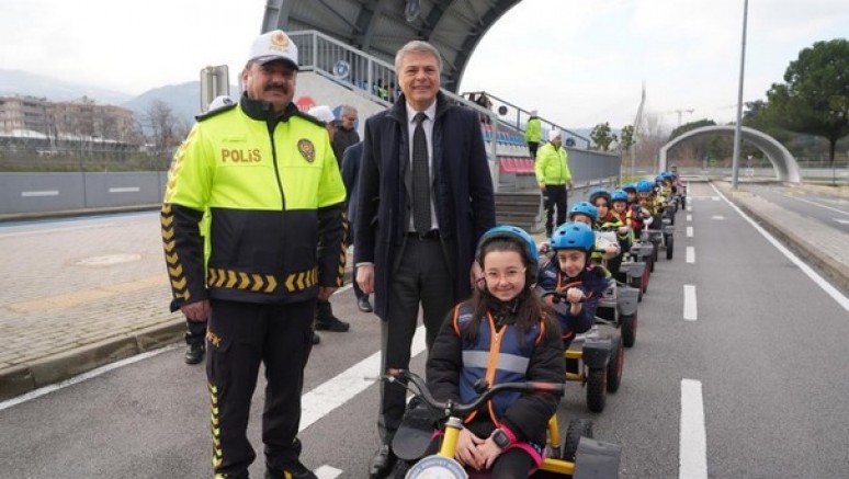 Oyak Renault'dan gelecek için güvenli adımlar projesi