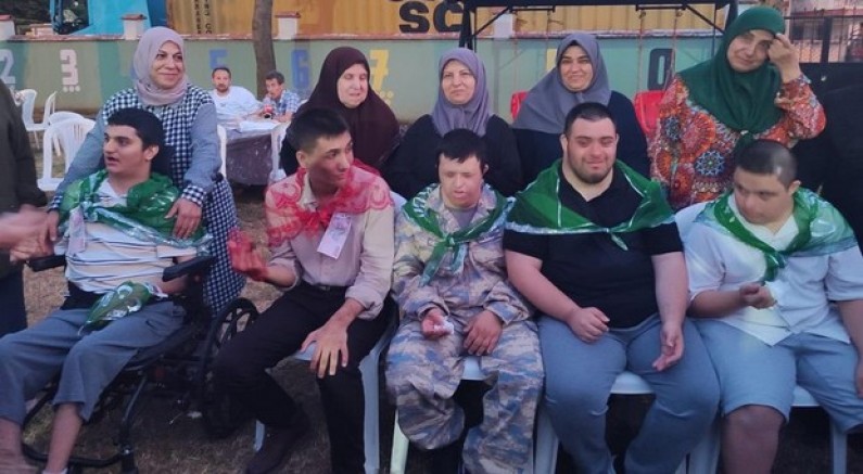 Özel bireylere temsili asker eğlencesi