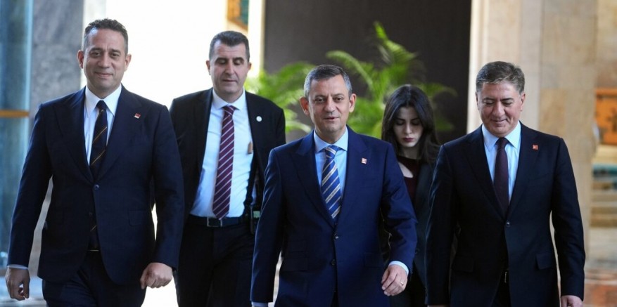 Özgür Özel Bursa'yı örnek gösterdi, Erdoğan'ı eleştirdi