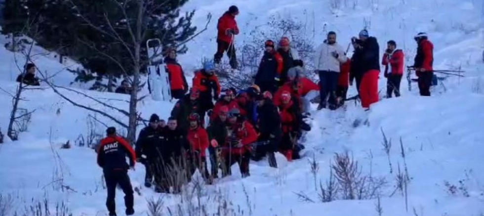 Palandöken Kayak Merkezi'nde çığ düştü: 1 ölü, 3 yaralı
