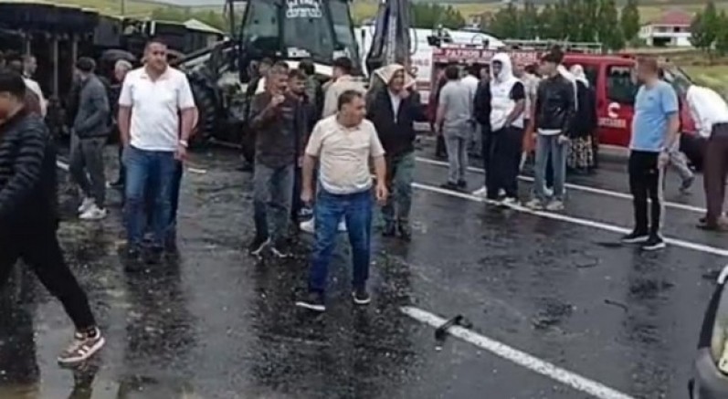 Patnos'ta zincirleme kaza: 1 ölü, 1'i ağır 4 yaralı