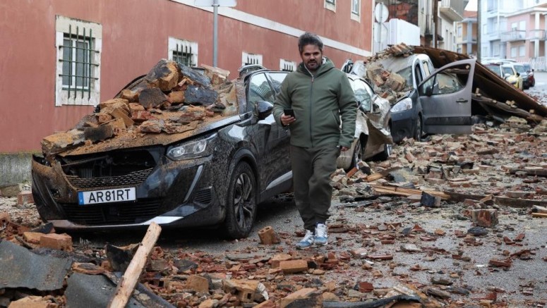 Portekiz'i Kristin fırtınası vurdu: 5 ölü