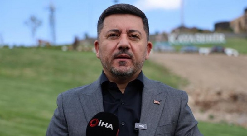 Rasim Arı yeniden AK Parti'ye katılıyor