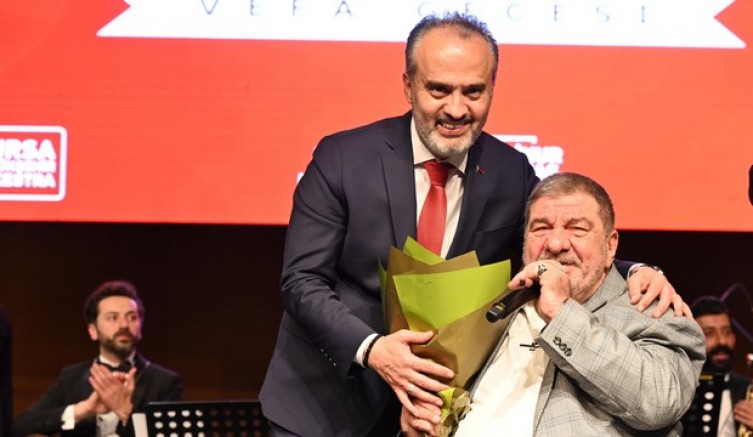 Roman orkestrası çaldı, Başkan Aktaş söyledi