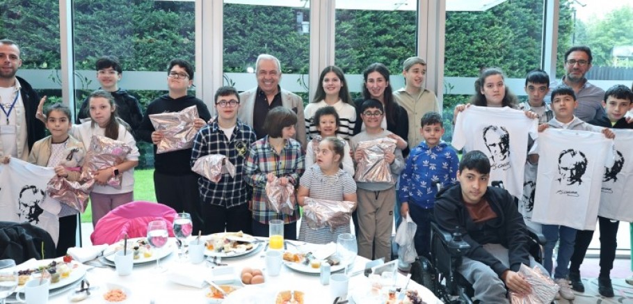 Şadi Özdemir: Engelli bireylerin sorunlarını çözebiliriz