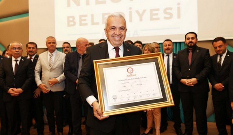 Şadi Özdemir mazbatasını aldı