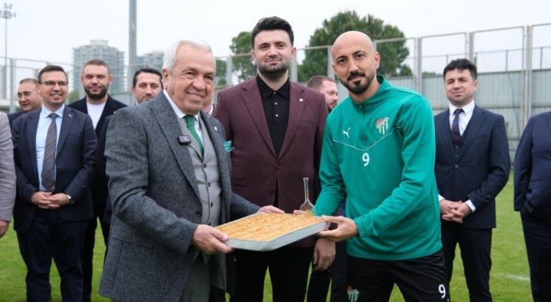 Şadi Özdemir, şampiyon Bursaspor’u ziyaret etti