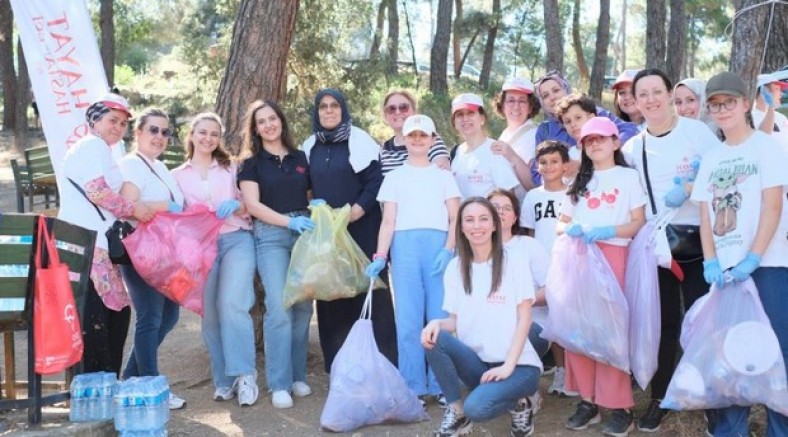 Sağlıkçılardan çevreye anlamlı dokunuş