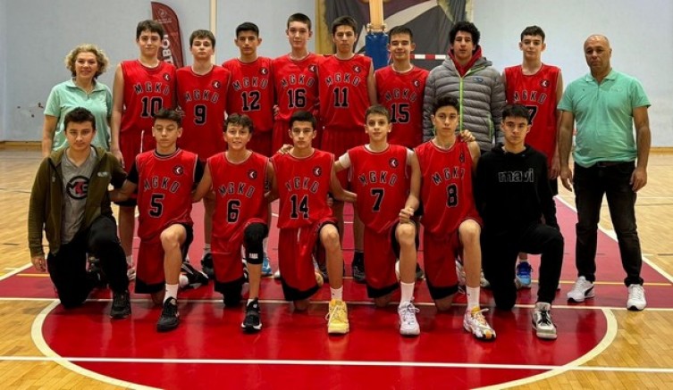 Şampiyon Macide Gazioğlu Kükürtlü