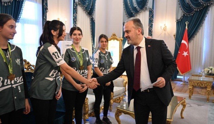 Şampiyonlardan Başkan Aktaş’a ziyaret
