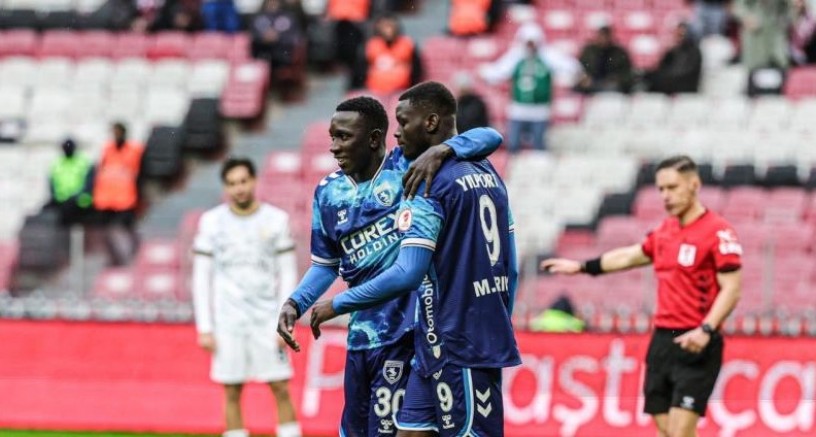 Samsunspor ikinci yarı işi bitirdi: 2-0