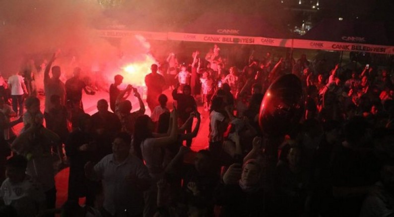 Samsunspor taraftarı, 61. kuruluş yıldönümünü kutladı