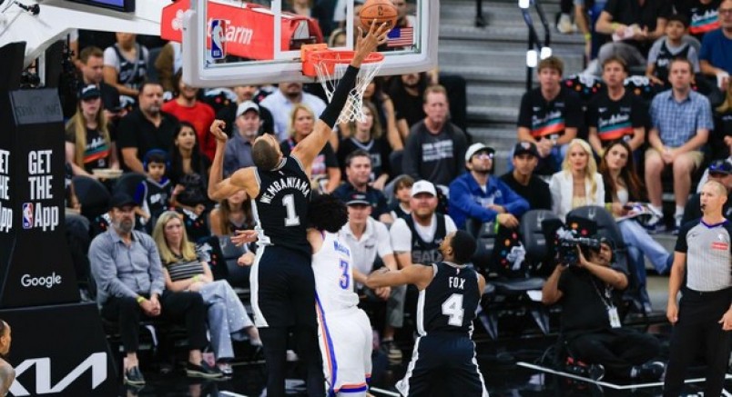 San Antonio Spurs, seriyi son maça taşıdı